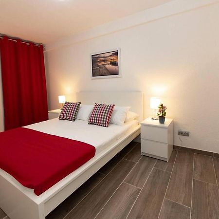 Modern Apartment With Pool And Wifi Playa Feñabe المظهر الخارجي الصورة
