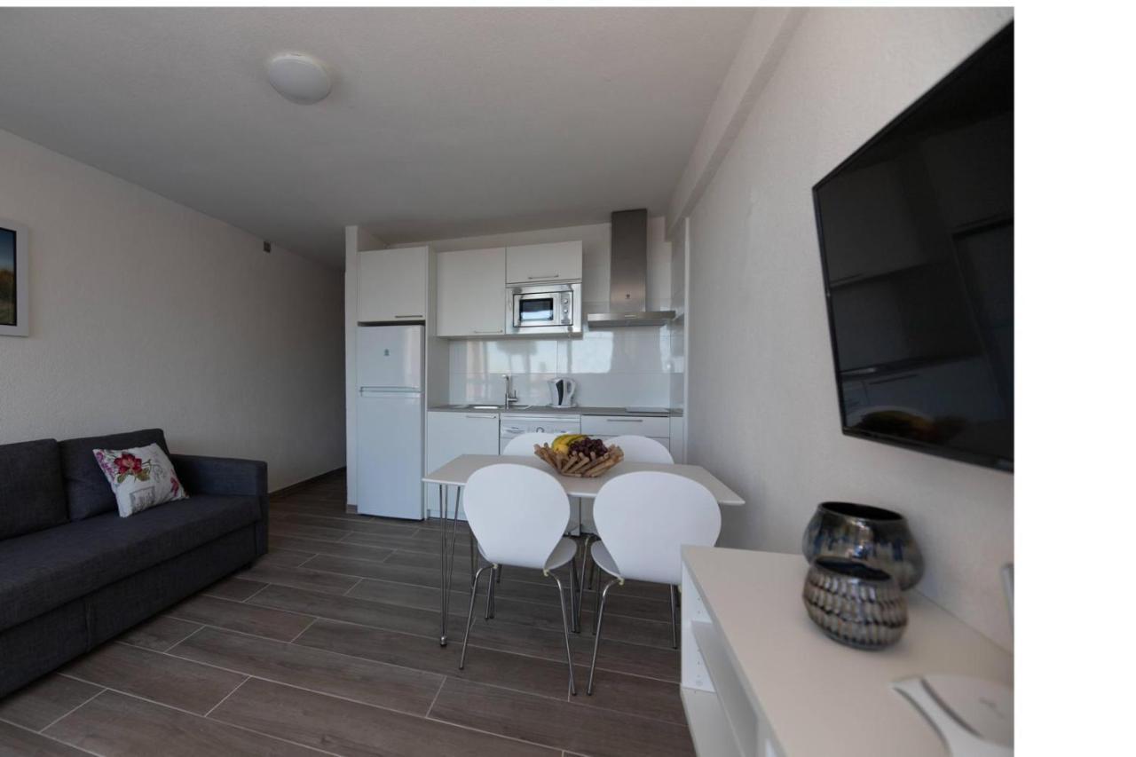 Modern Apartment With Pool And Wifi Playa Feñabe المظهر الخارجي الصورة