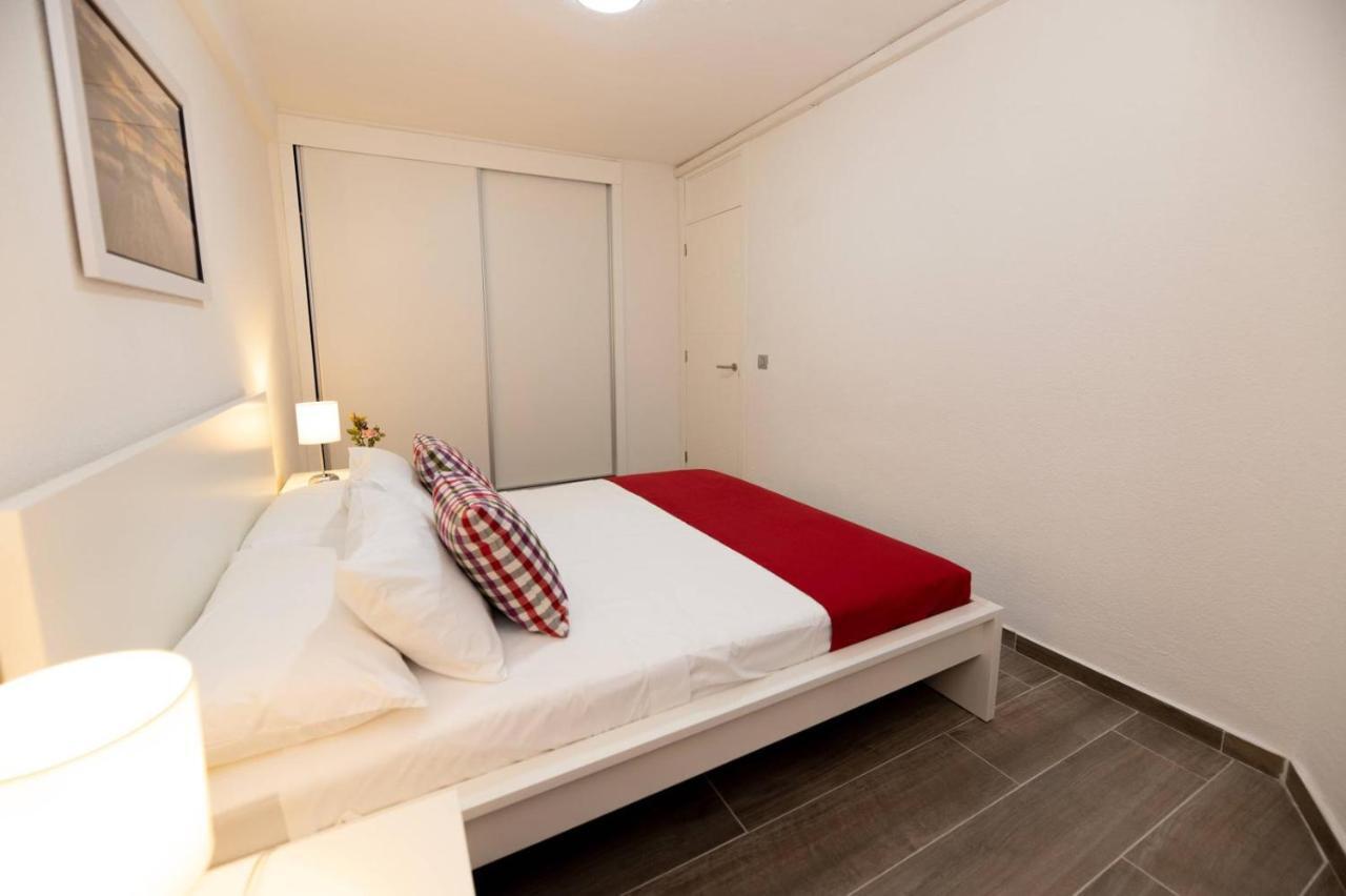 Modern Apartment With Pool And Wifi Playa Feñabe المظهر الخارجي الصورة